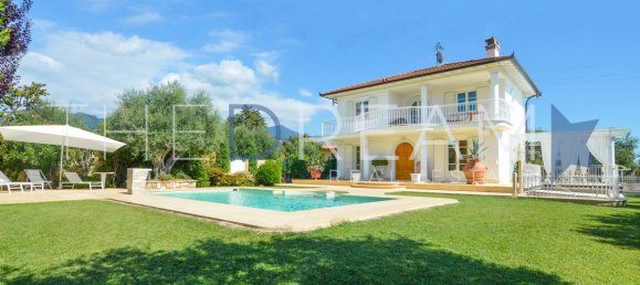 5 bedrooms Villa in Pietrasanta, Italy No. 38804 11