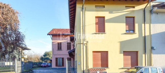 3 rooms Apartment in Como, Italy No. 230846 3