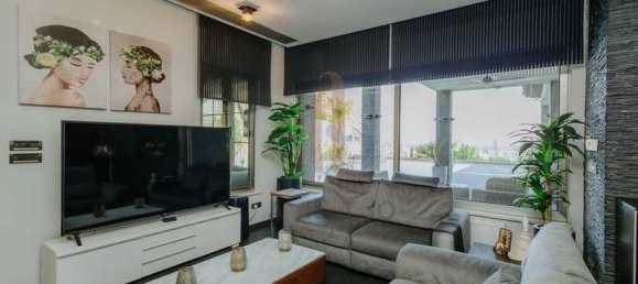 5 Schlafzimmer Villa in Agios Athanasios, Cyprus, Nr. 20990 9