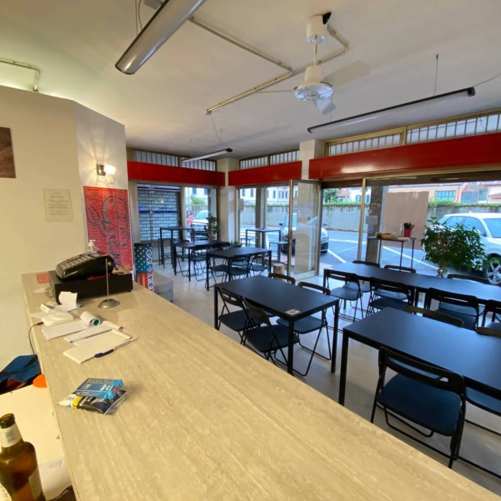 1-Zimmer Gewerbliche Immobilie in Oggiono, Italy, Nr. 253464