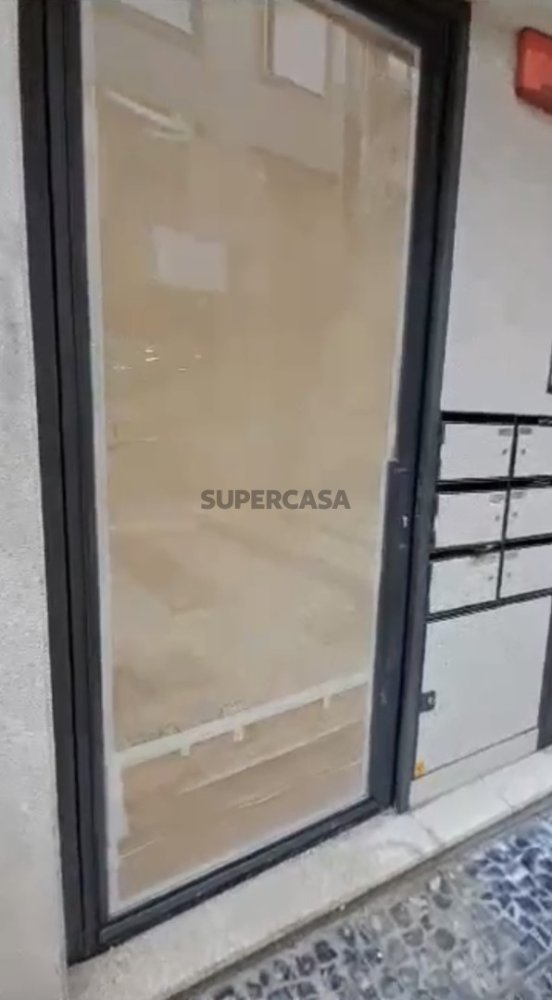 62m² Commercial property in Porto, Portugal No. 254697