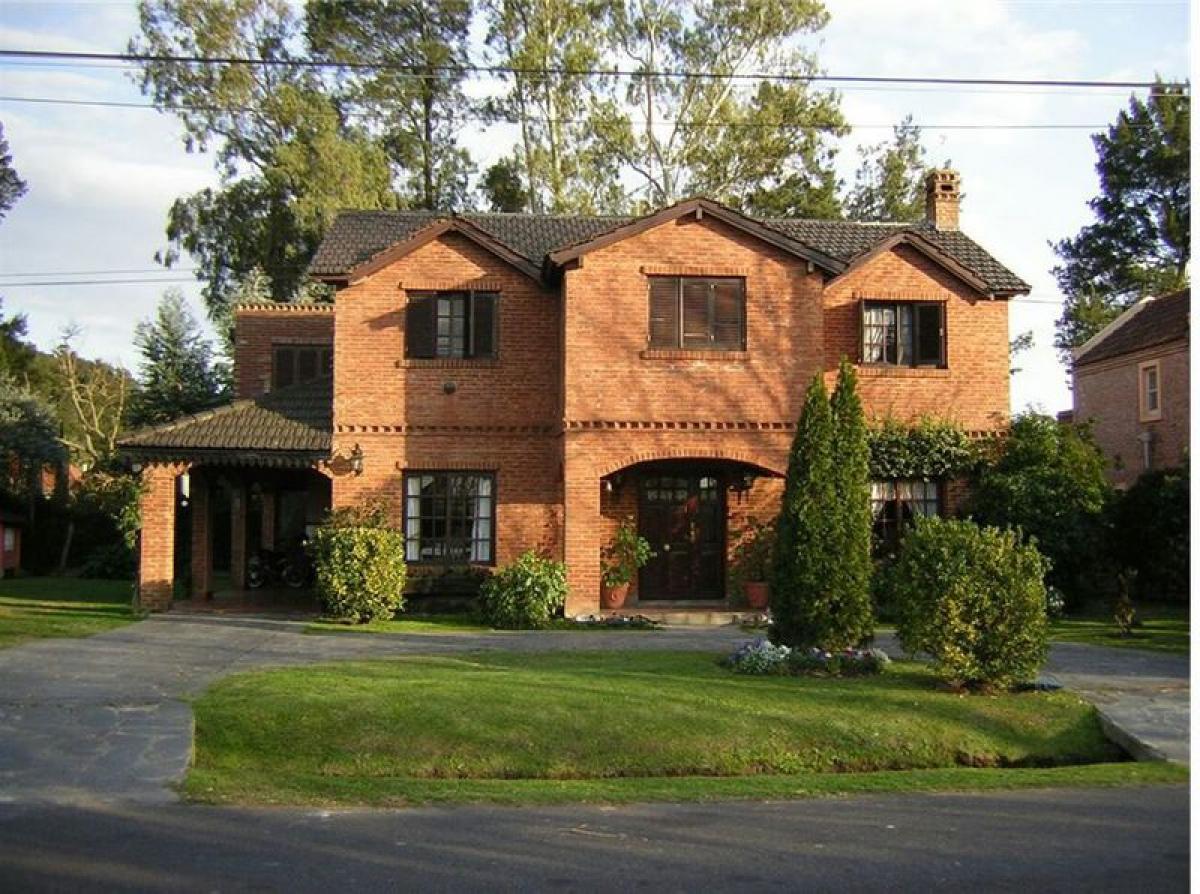 4 bedrooms House in Moreno, Argentina No. 100217