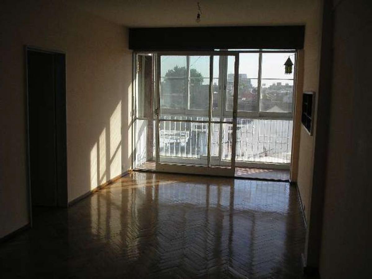 3 bedrooms House in Tres de Febrero, Argentina No. 4229