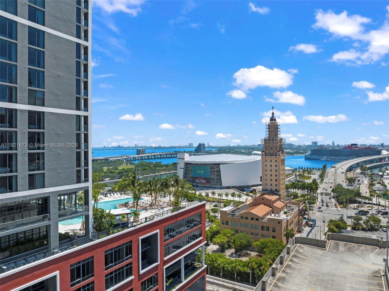 1 bedroom Commercial property for sale in Miami, Miami-Dade, Florida, USA № 615139