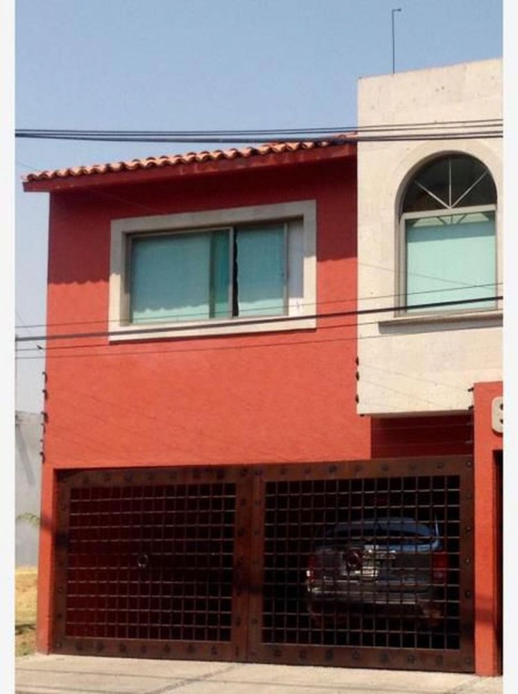 Casa de 3 dormitorios en Tlalnepantla, Mexico No. 209860