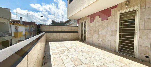 Квартира с 3 комнатами в Битритто, Италия № 34264 8