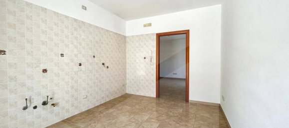 Квартира с 3 комнатами в Битритто, Италия № 34264 11