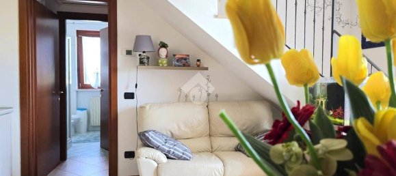 2 bedrooms Duplex in Castel d'Azzano, Italy No. 370365 2