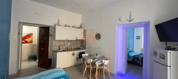 3 Schlafzimmer Wohnung in Naples, Italy, Nr. 348864 3