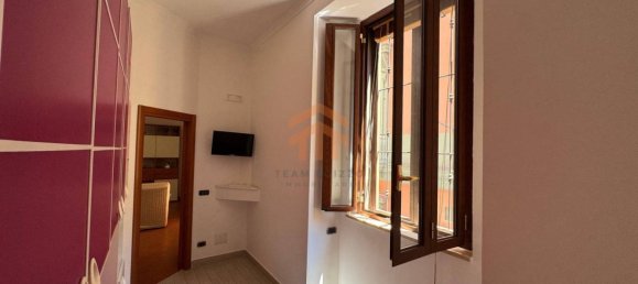 3 Schlafzimmer Wohnung in Naples, Italy, Nr. 348864 9