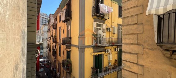 3 Schlafzimmer Wohnung in Naples, Italy, Nr. 348864 19