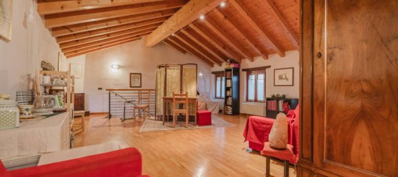 3 Schlafzimmer Haus in Colle Umberto, Italy, Nr. 266674 11