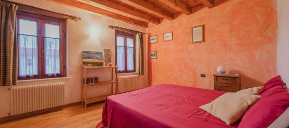 3 Schlafzimmer Haus in Colle Umberto, Italy, Nr. 266674 14