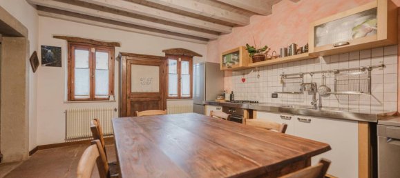 3 Schlafzimmer Haus in Colle Umberto, Italy, Nr. 266674 5