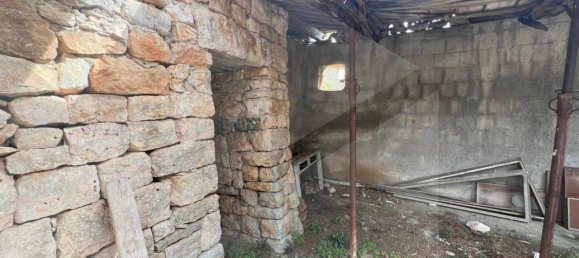 Дом с 2 комнатами в Конверсано, Италия № 27275 7