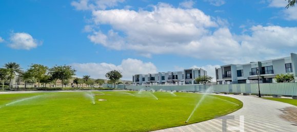 3 bedrooms Townhouse in Dubai Land, UAE No. 30569 10