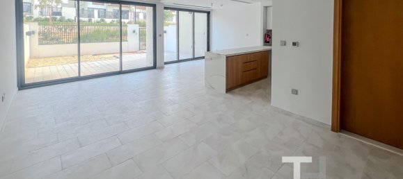 3 bedrooms Townhouse in Dubai Land, UAE No. 30569 3