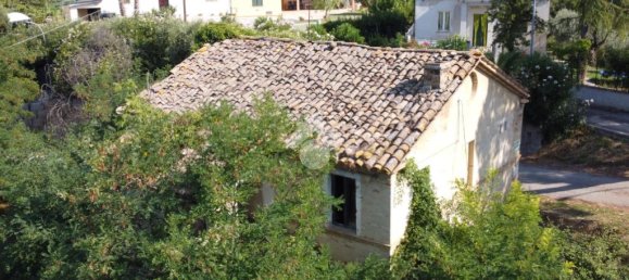 3 bedrooms House in Monsampolo del Tronto, Italy No. 340392 4