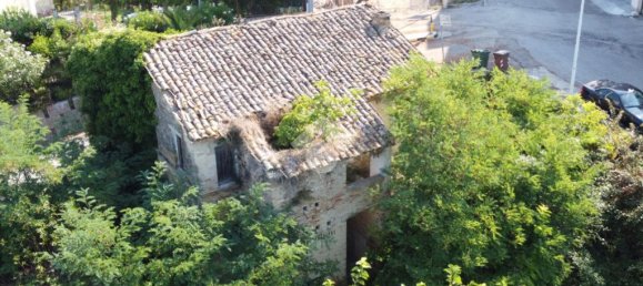 3 bedrooms House in Monsampolo del Tronto, Italy No. 340392 14