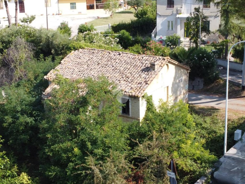 3 bedrooms House in Monsampolo del Tronto, Italy No. 340392