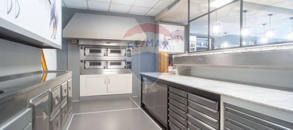 264m² Commercial property in Gattatico, Italy No. 329003 13