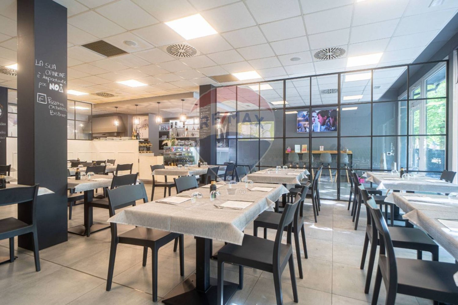 264m² Commercial property in Gattatico, Italy No. 329003