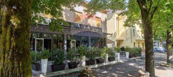 264m² Commercial property in Gattatico, Italy No. 329003 10