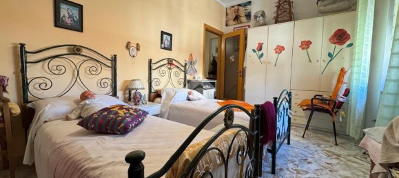 Квартира с 4 комнатами в Матера, Италия № 161067 17