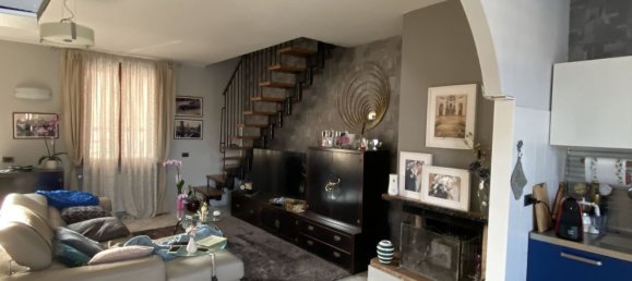 Villa de 4 habitaciónes en Romentino, Italy No. 153109 3