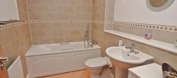 3 bedrooms Townhouse in Waterside, United Kingdom No. 1130 13