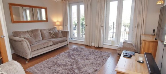 3 bedrooms Townhouse in Waterside, United Kingdom No. 1130 2