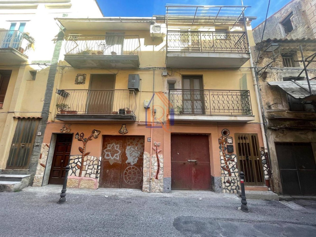 Casa de 4 dormitorios en Lamezia Terme, Italy No. 355148