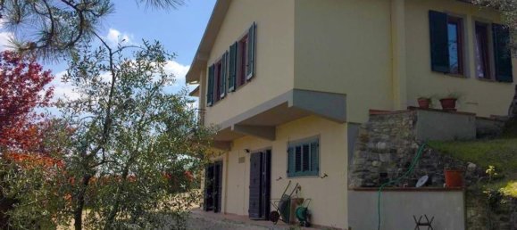 3 rooms Villa in Pontassieve, Italy No. 45360 2