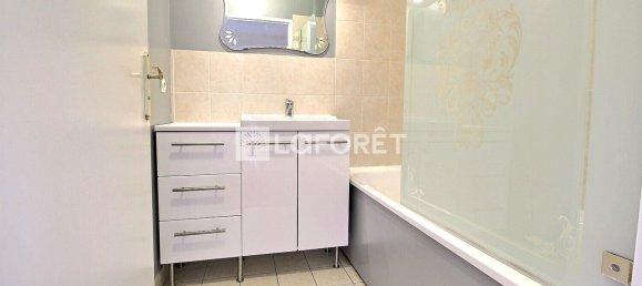 4 bedrooms Duplex in Villeneuve-la-Garenne, France No. 178749 11