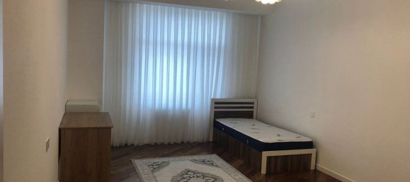 4 Schlafzimmer Wohnung in Chataj, Azerbaijan, Nr. 1781 2