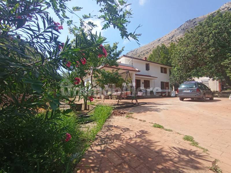 7 bedrooms Villa in Carini, Italy No. 45488