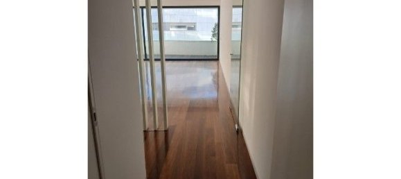 3 bedrooms Apartment in Porto, Portugal No. 132237 7