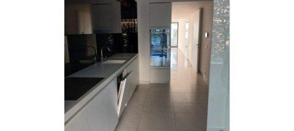 3 bedrooms Apartment in Porto, Portugal No. 132237 10