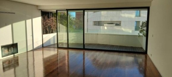 3 bedrooms Apartment in Porto, Portugal No. 132237 5