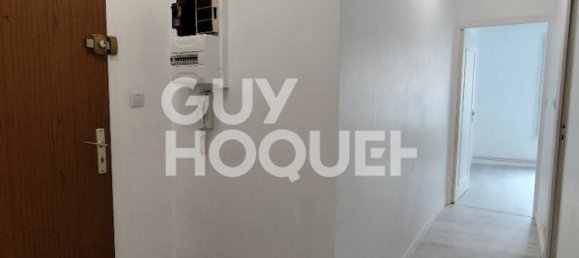 1 bedroom Apartment in Chartres, France No. 245043 4