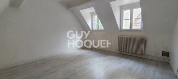 1 bedroom Apartment in Chartres, France No. 245043 2