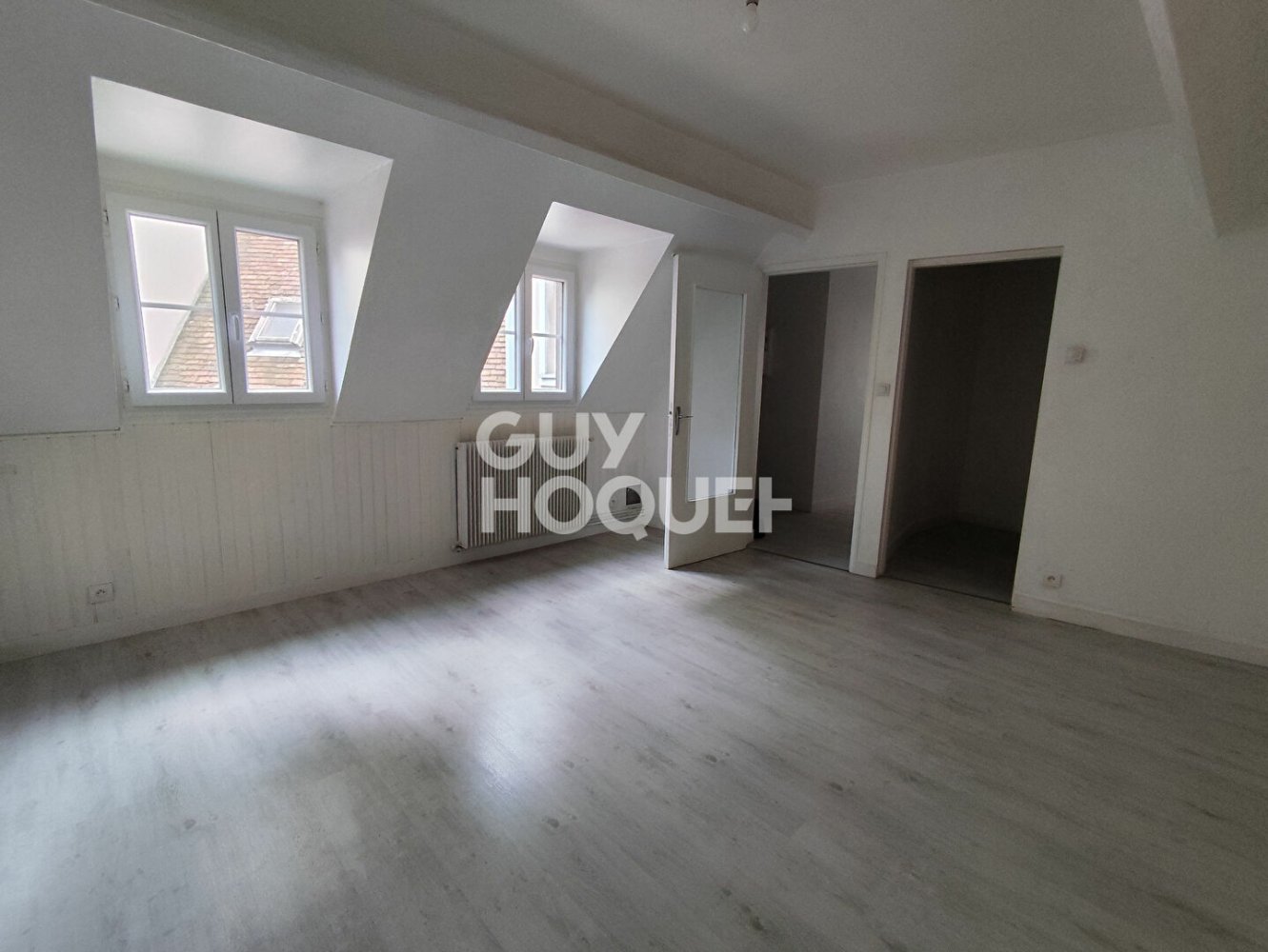 1 bedroom Apartment in Chartres, France No. 245043