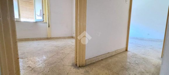 4 rooms Apartment in Palermo, Italy No. 15535 36