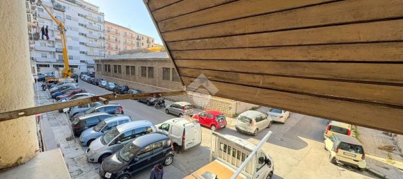 4 rooms Apartment in Palermo, Italy No. 15535 19