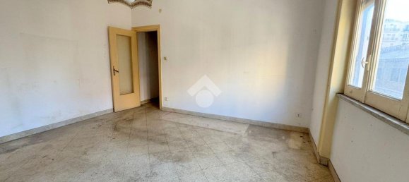 4 rooms Apartment in Palermo, Italy No. 15535 14