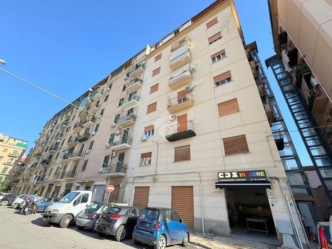 4-Zimmer Wohnung in Palermo, Italy, Nr. 15535