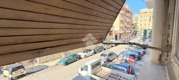 4 rooms Apartment in Palermo, Italy No. 15535 4