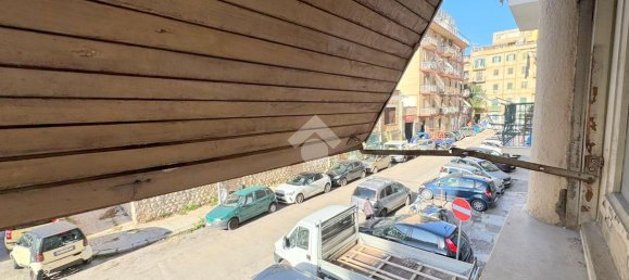 4 rooms Apartment in Palermo, Italy No. 15535 12