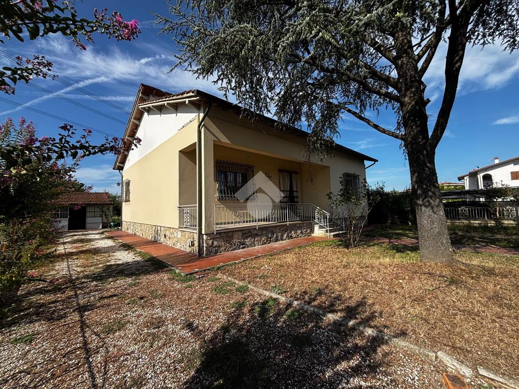 3 Schlafzimmer Villa in Uzzano, Italy, Nr. 314444