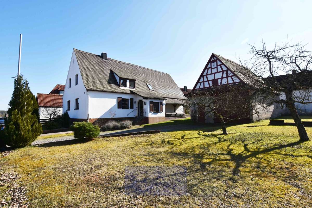 Casa de 8 habitaciónes en Forchheim, Germany No. 207968